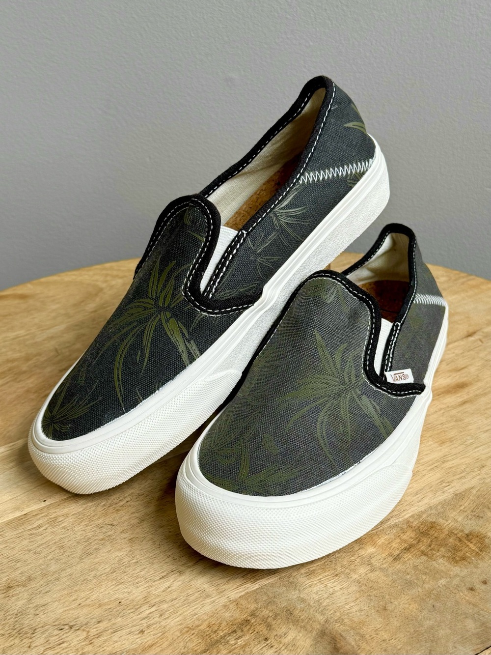 Vans Classic Slip-On SF Eco Theory Olive Palm Tropical Sneakers Women’s 7.5